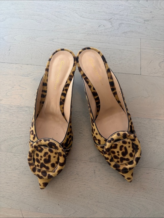 Gianvito Rossi Shoes - Gianvito Rossi Leopard-Print Pointed Toe Mules